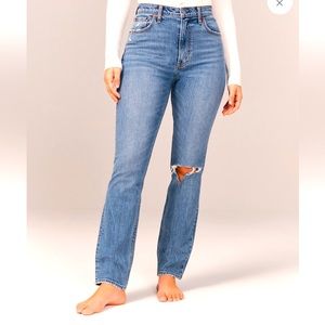 Abercrombie & Fitch Straight Leg Jeans in Medium Blue with Distressed Knee